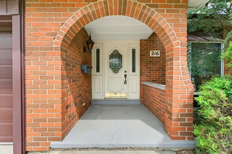 216 Mcgarry Drive Kitchener ON N2N 1H9
