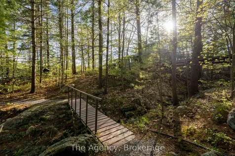 21 Redwing Drive S Gravenhurst ON P1P 0E5