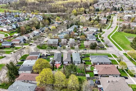 89 Ristau Crescent Kitchener ON N2E 3A9