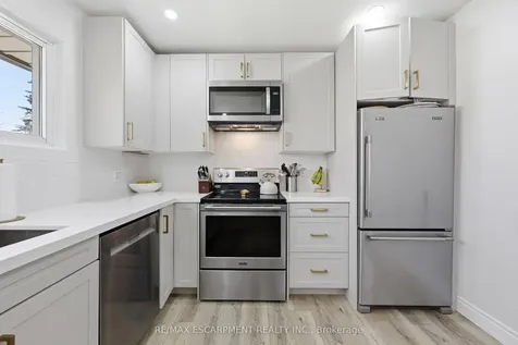 59 Purvis Drive Hamilton ON L8S 2S5