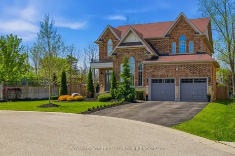 201 Dorchester Court Woodstock ON N4S 7W2