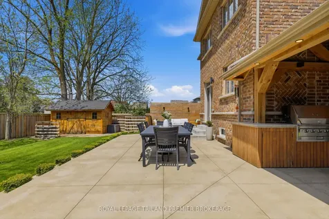 201 Dorchester Court Woodstock ON N4S 7W2