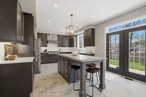 201 Dorchester Court Woodstock ON N4S 7W2