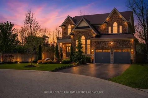 201 Dorchester Court Woodstock ON N4S 7W2