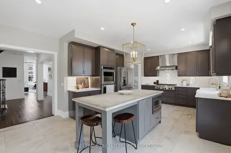 201 Dorchester Court Woodstock ON N4S 7W2