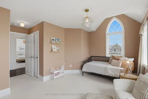 201 Dorchester Court Woodstock ON N4S 7W2