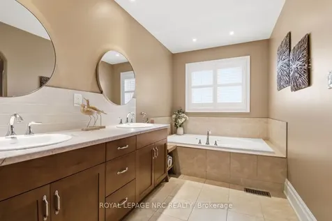 35 Buckley Terrace Pelham ON L3E 0S4