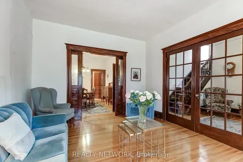 18 Fairleigh Crescent Hamilton ON L8M 2K9