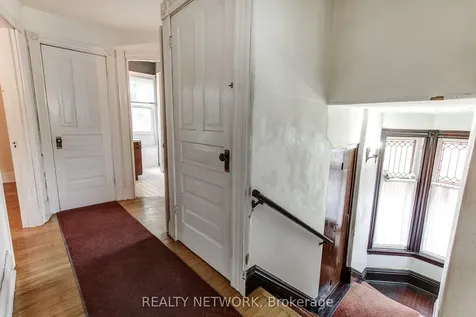 18 Fairleigh Crescent Hamilton ON L8M 2K9