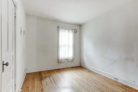 18 Fairleigh Crescent Hamilton ON L8M 2K9