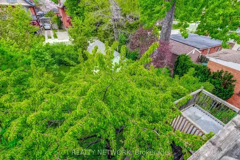 18 Fairleigh Crescent Hamilton ON L8M 2K9