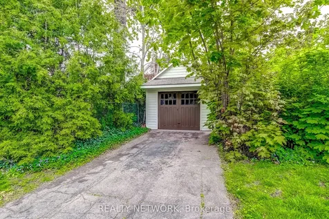 18 Fairleigh Crescent Hamilton ON L8M 2K9