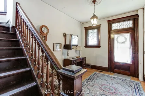 18 Fairleigh Crescent Hamilton ON L8M 2K9