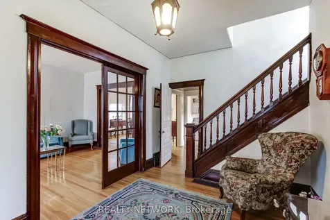 18 Fairleigh Crescent Hamilton ON L8M 2K9