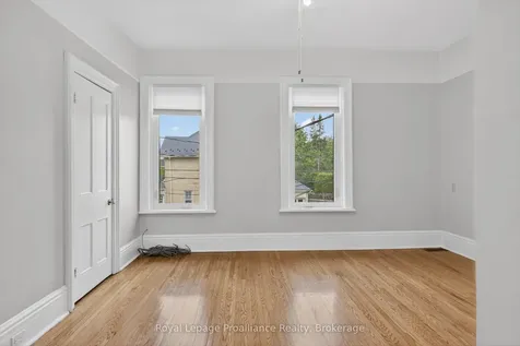 70 Wellington Street Kawartha Lakes ON K9V 3N7