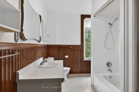 70 Wellington Street Kawartha Lakes ON K9V 3N7