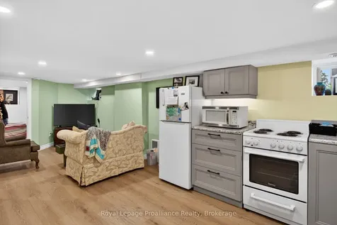 70 Wellington Street Kawartha Lakes ON K9V 3N7