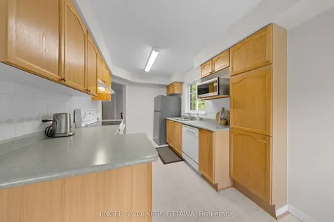 23 Cambray Lane Kanata ON K2K 3C3