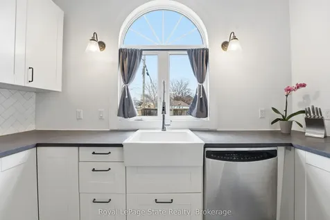 17 Minto Avenue Hamilton ON L8L 6E1