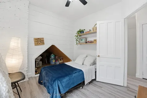 17 Minto Avenue Hamilton ON L8L 6E1