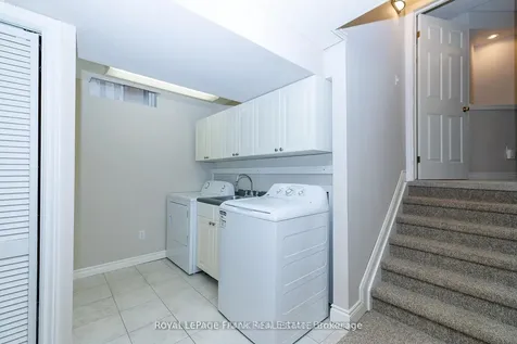 4112 Walcot Court Lincoln ON L3J 0L9