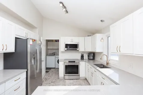 11 Moynes Court Kawartha Lakes ON K9V 0L2