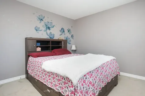 11 Moynes Court Kawartha Lakes ON K9V 0L2