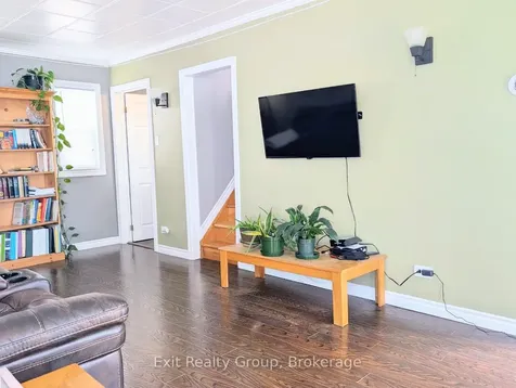 42 Mcgill Street Quinte West ON K8V 3J3