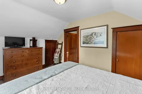 17 Moote Street St. Catharines ON L2N 1B3