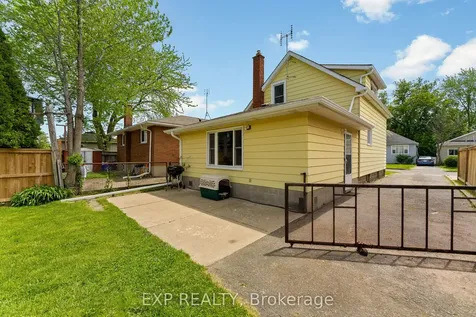17 Moote Street St. Catharines ON L2N 1B3