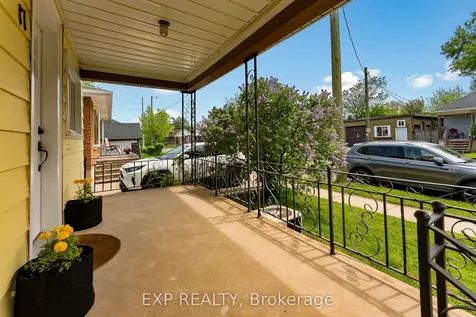 17 Moote Street St. Catharines ON L2N 1B3