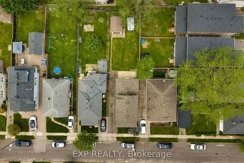 17 Moote Street St. Catharines ON L2N 1B3