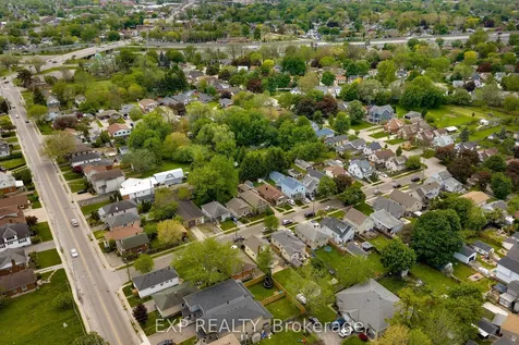 17 Moote Street St. Catharines ON L2N 1B3