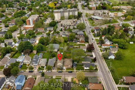 17 Moote Street St. Catharines ON L2N 1B3