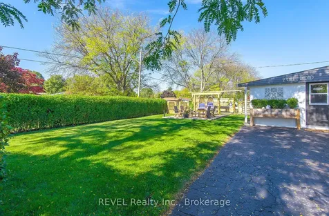 2 Cherie Road St. Catharines ON L2M 6J9