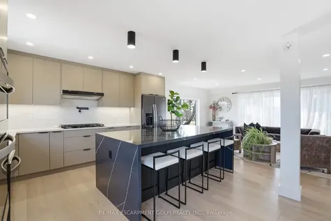 296 Ridge Road W Grimsby ON L3M 4E7