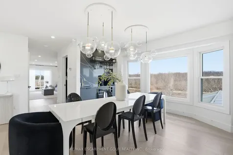 296 Ridge Road W Grimsby ON L3M 4E7
