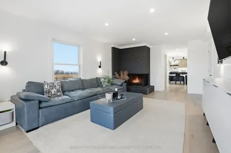 296 Ridge Road W Grimsby ON L3M 4E7