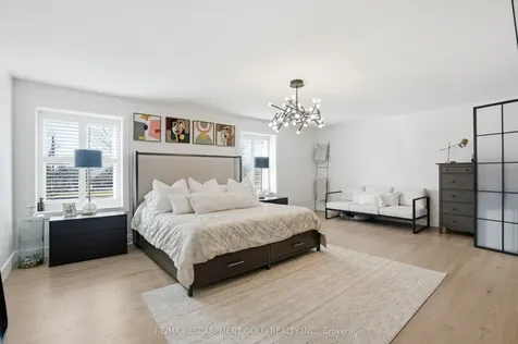 296 Ridge Road W Grimsby ON L3M 4E7