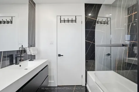 296 Ridge Road W Grimsby ON L3M 4E7