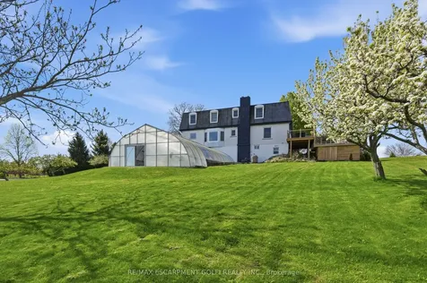 296 Ridge Road W Grimsby ON L3M 4E7
