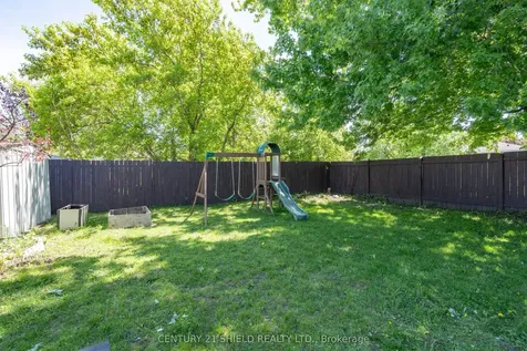 1320 Aubin Avenue Cornwall ON K6J 4R8