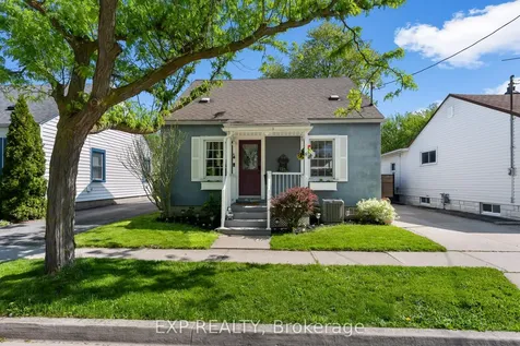 8 Coventry Street St. Catharines ON L2R 2X5