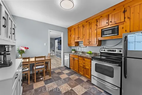 8 Coventry Street St. Catharines ON L2R 2X5