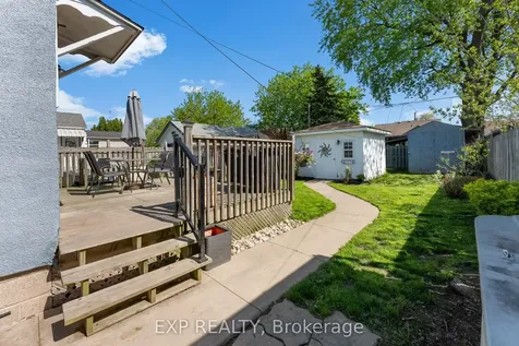 8 Coventry Street St. Catharines ON L2R 2X5