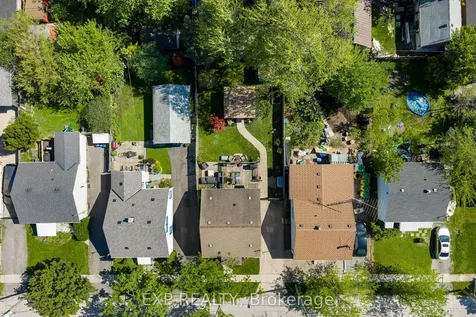 8 Coventry Street St. Catharines ON L2R 2X5