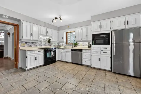 827 Pine Street Haldimand ON N1A 2M6