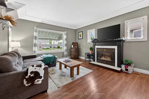 827 Pine Street Haldimand ON N1A 2M6