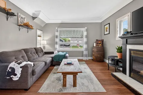 827 Pine Street Haldimand ON N1A 2M6