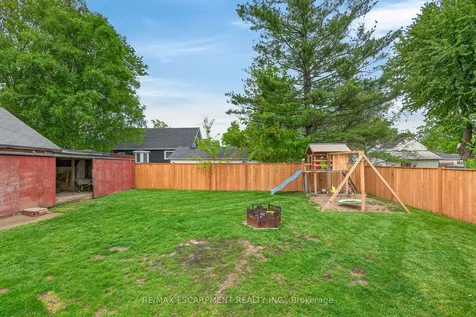 827 Pine Street Haldimand ON N1A 2M6